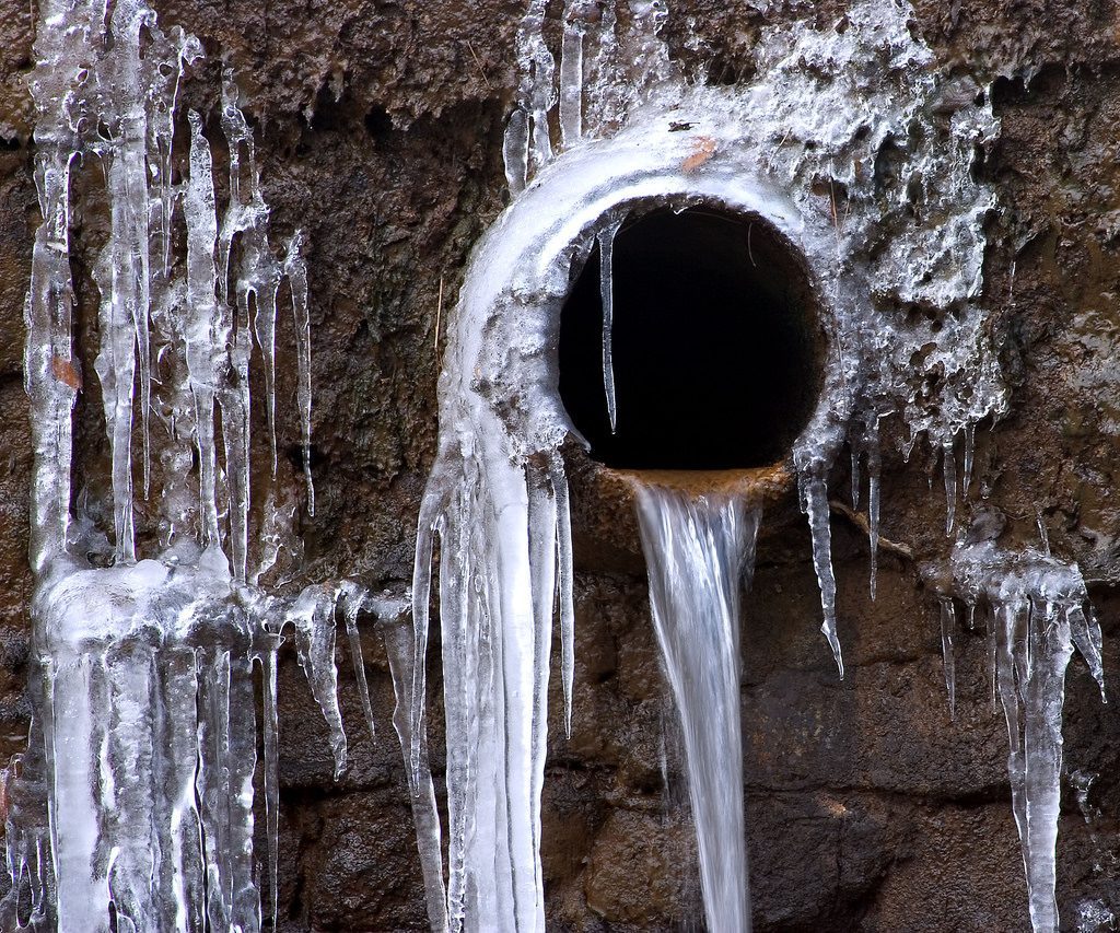 Frozen-Pipes-Water-Damage-Restoration